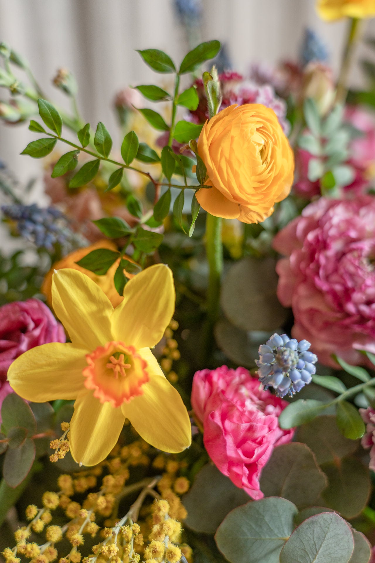 Centro de Mesa Alargado con Flores Frescas 4