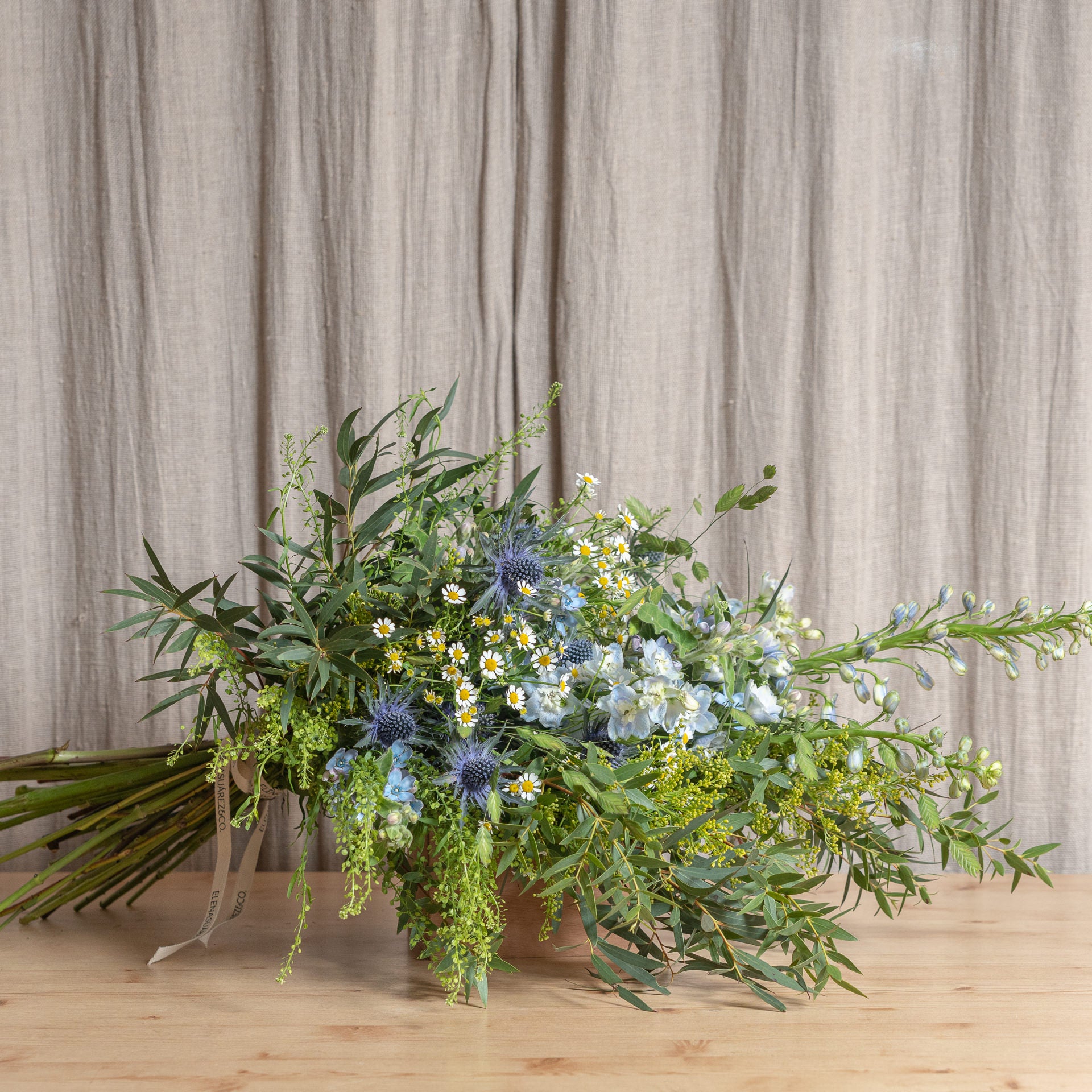 Ramo a una cara con Flores de Temporada