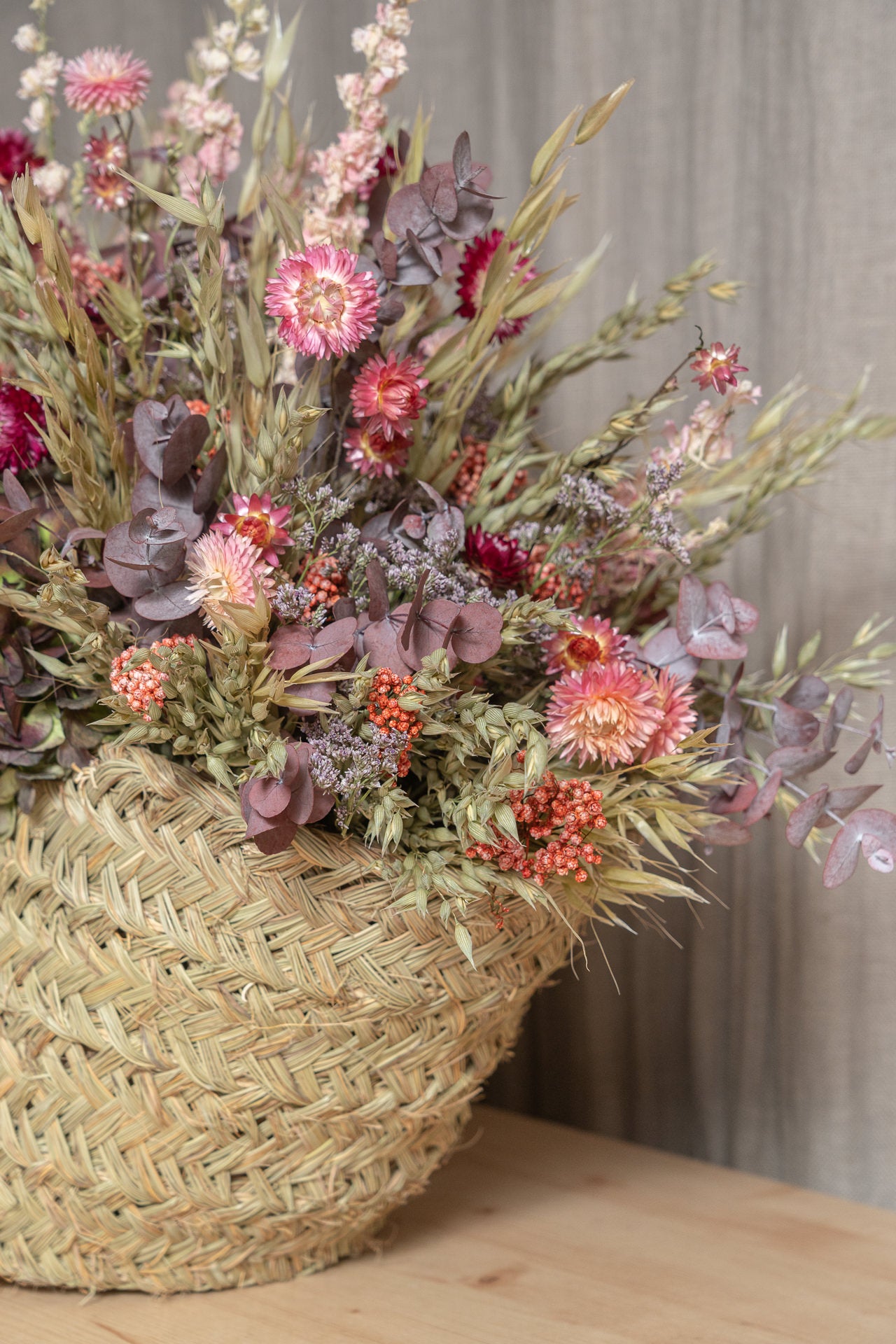 Capazo de Esparto con Flores Preservadas 3