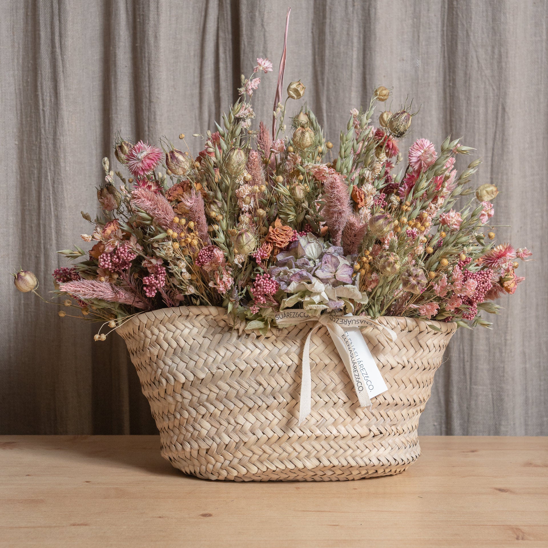 Cesto de Palma con Flores Preservadas 6