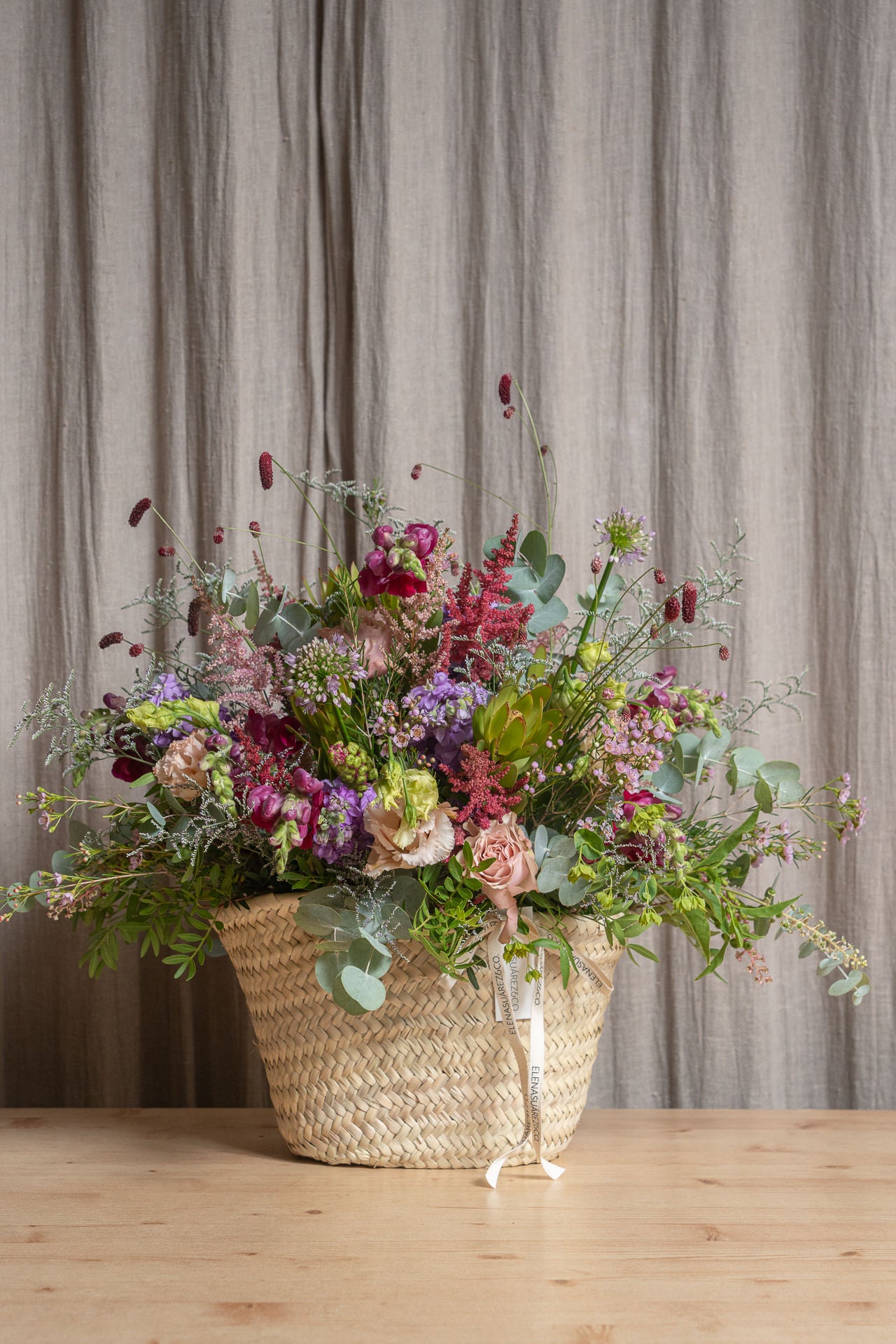 Cesto de Palma con Flores Frescas 8