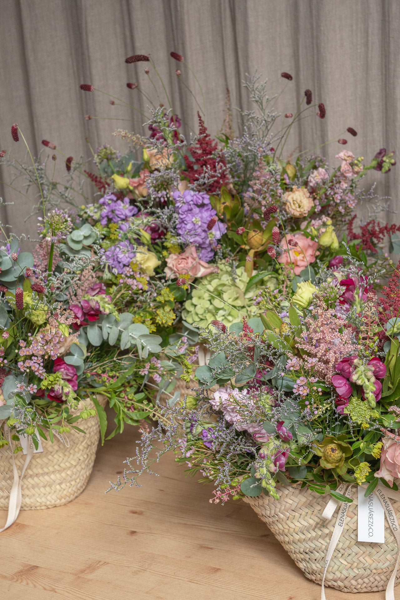 Cesto de Palma con Flores Frescas 5