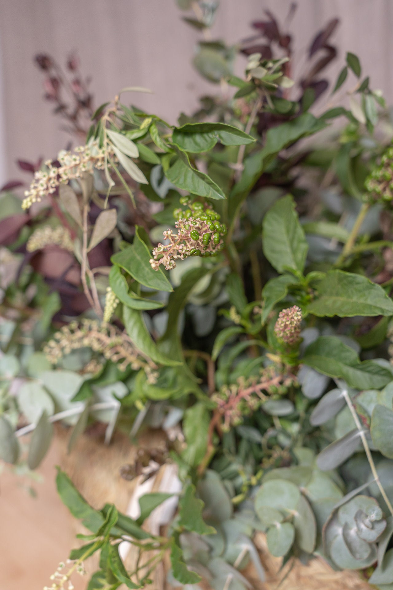 Capazo de Esparto con Verdes de Temporada 5