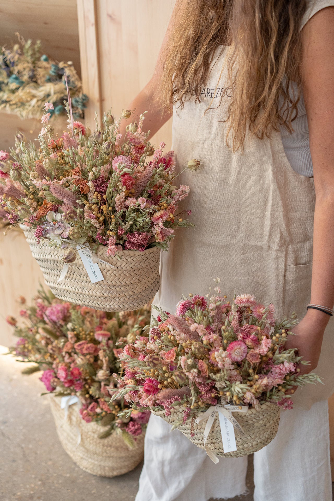 Cesto de Palma con Flores Preservadas 3
