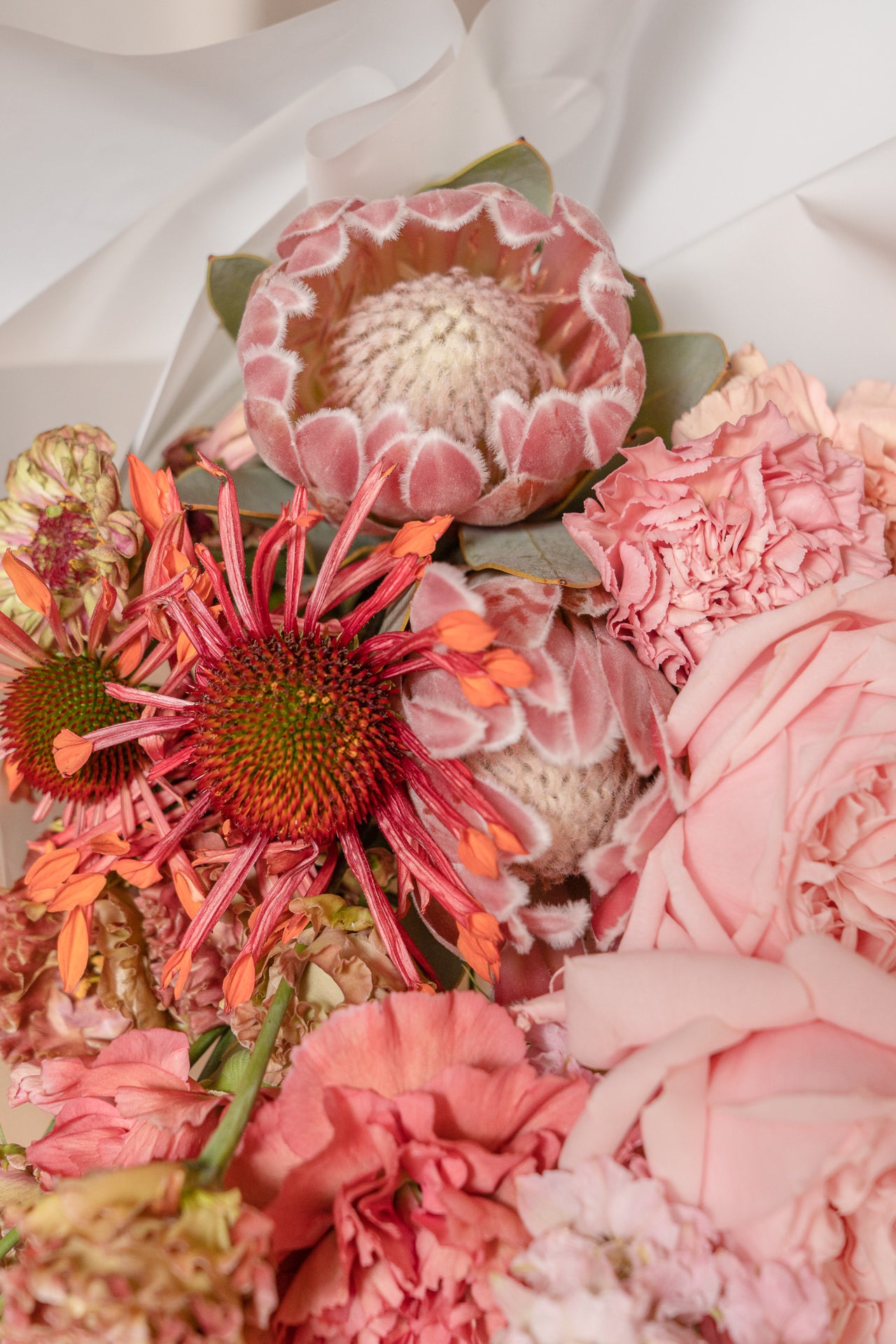 Paquete de Flores Variadas de temporada en tonos rosas/fucsias 3