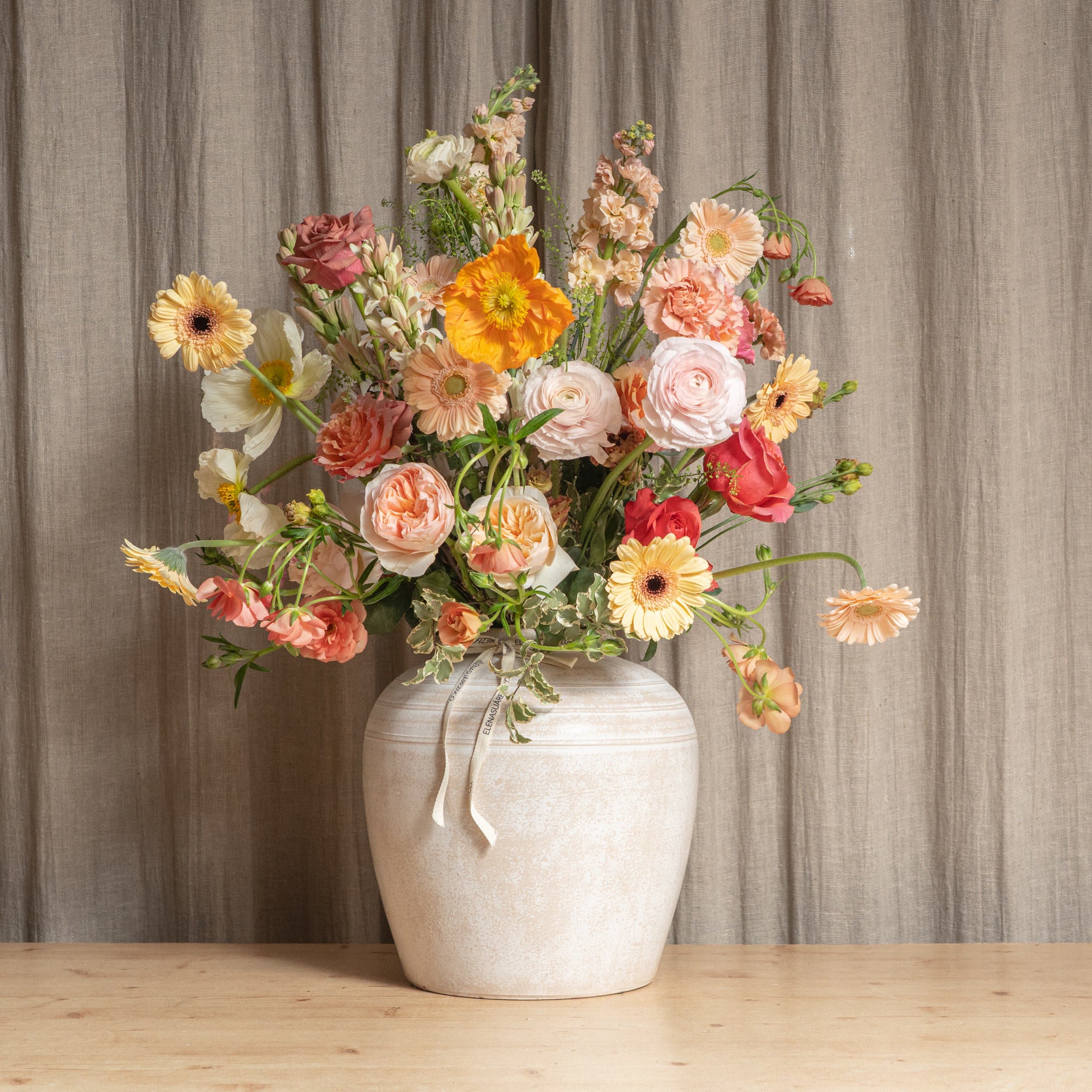 Jarrón Ánfora con Flores Especial Día de la Madre