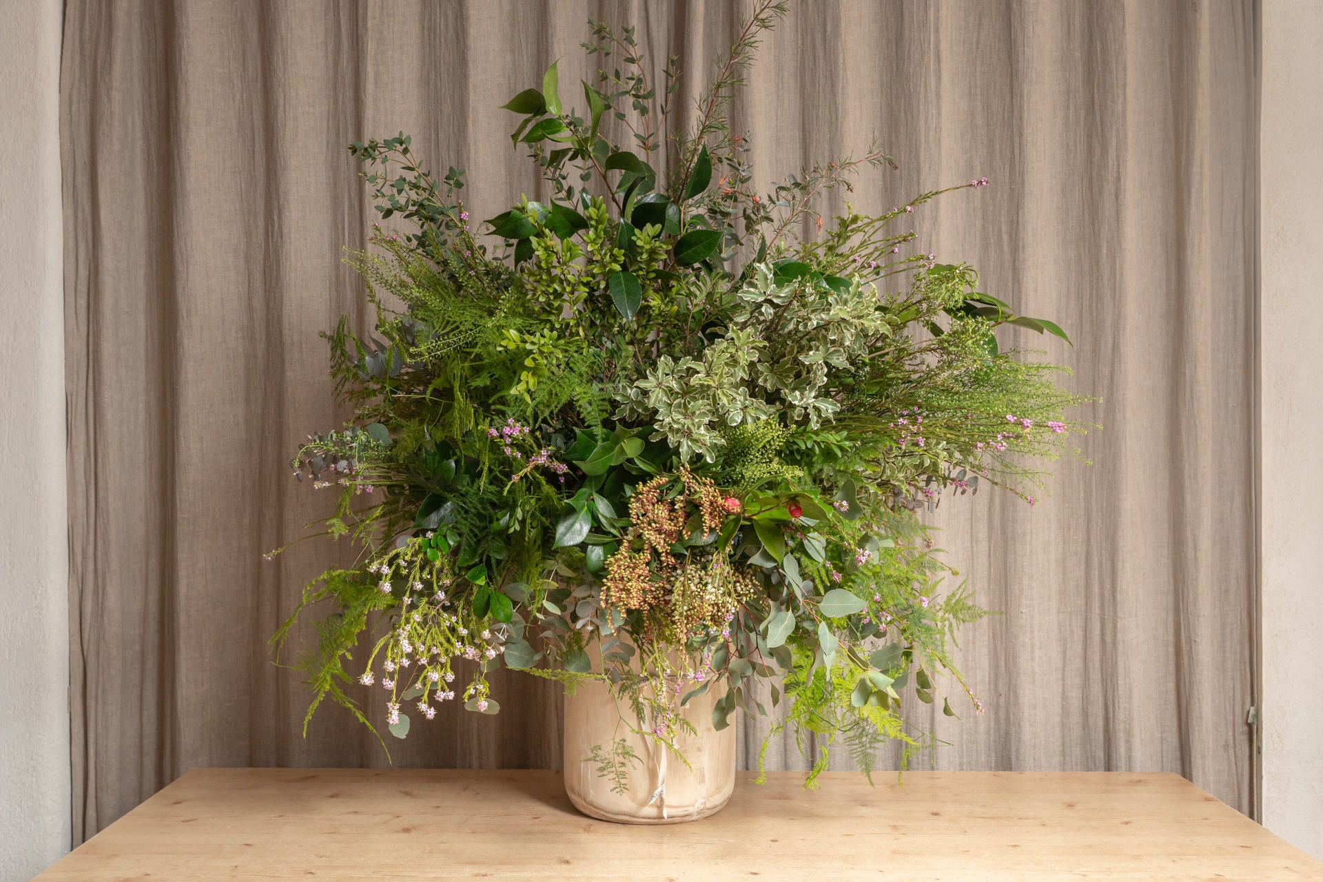 Jarrón de Madera con Verdes de Temporada 7